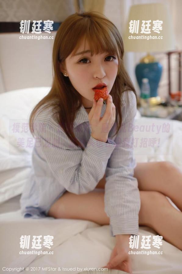 模范学院 - 原图来炸，唐琪儿Beauty的美足已发射，脚趾头也在跟我打招呼！