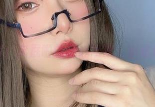 校园写真：次屁啦的随心所欲，小动作不少啊