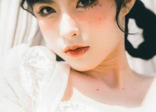 这一期，白衬衫与清水由乃的写真合集，难道有人见过比这更撩的吗？