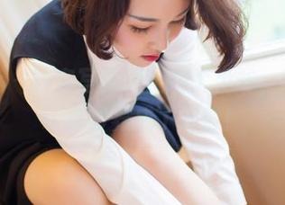 爱蜜社 - 教室写真遇上娜大少爷，装着不认真却养成了深情！