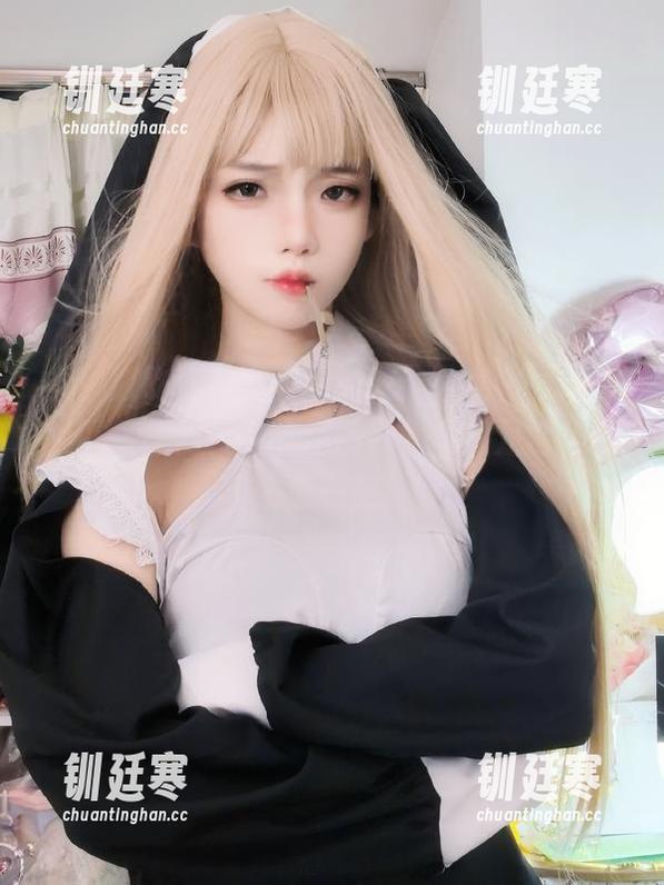 狐玖玖 看!狐玖玖的万圣滤镜效果,美图就像在唤醒某些隐藏的节日情怀,套图足够让你眼前一亮!