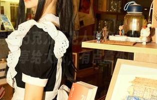 白莉爱吃巧克力再把人形电脑小叽的美图分享给大家，有点意外吧？
