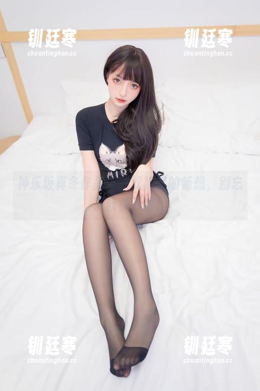 神乐坂真冬 神乐坂真冬作品:一双裸足的畅想,别忘了赶快下载!