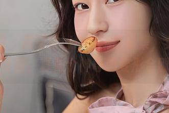 秀人网 - 周琰琳LIN最新作品集，女友可盐可甜，真是个神奇的变形金刚！