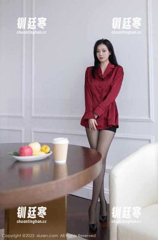 秀人网-小蛮妖yummy 秀人网 - 小蛮妖yummy的女孩壁纸:让你的手机自带魔法,不小心也能被她迷了心。