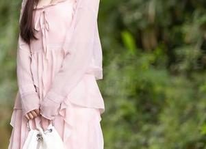 秀人网 - 王雅姗的少女合集：青春永驻还是光速流逝？