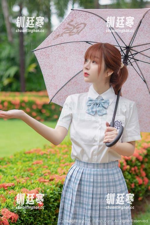 秀人网-诗诗kiki 秀人网 - 诗诗kiki的私房片段:旅行与作品交织出的喧嚣与安静。