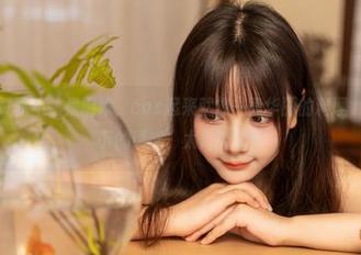 这秋山AkI真不愧是厨娘，cos起来就像一盘华丽的料理，高清画质下的诱惑，太危险了！