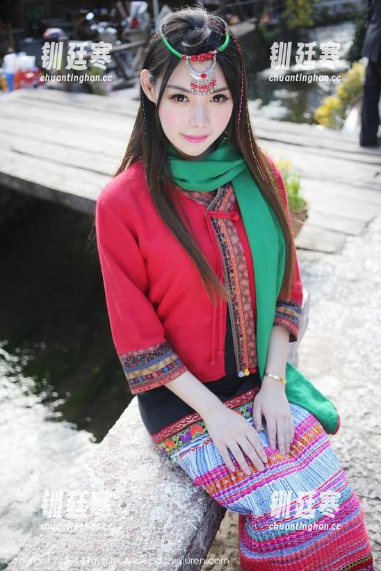 美媛馆 - 全新Carina梦绮美脚作品集，看到这些足迹，感觉自己都快要走路不稳了！