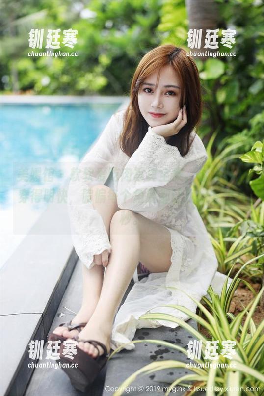 美媛馆 - 软软爱吃肉写真全集，泳装倒是穿得明快，偏偏每个角度都让我想多想几秒。