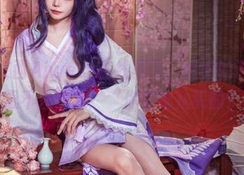 这组艾西Aiwest在线写真，短裤的选择让我忍不住想问：“你在哪儿买的？”
