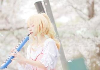 花柒Hana的美图里，那夜空中的星雨是女仆还是她的宠物？