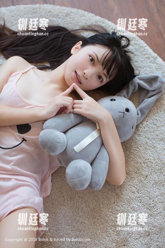 菠萝社-柳侑绮Sevenbaby 菠萝社 - 运动新定义:观看柳侑绮Sevenbaby用勇气和巧妙摆出这些姿势,配合好几天的外卖没吃完!