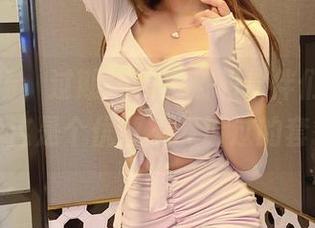 美图登场，过期米线线喵和伙伴们双人嬉闹，这是个优惠不能错过的套餐！