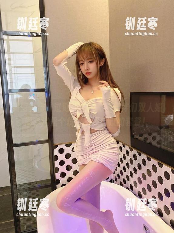 过期米线线喵 美图登场,过期米线线喵和伙伴们双人嬉闹,这是个优惠不能错过的套餐!