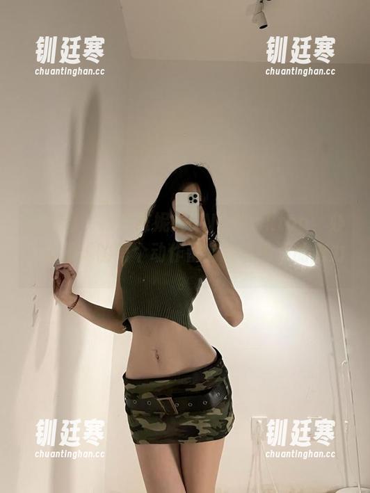 陈妮妮UNI 微密圈 - 精选陈妮妮UNI.desktop,办公室里她的每个动作都有种说不清的魔力。