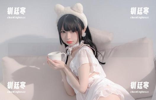 香川澪更新了长腿美图，结果我又走不动了。